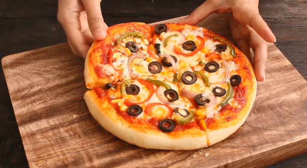 آموزش پختن پیتزا بدون فر در منزل