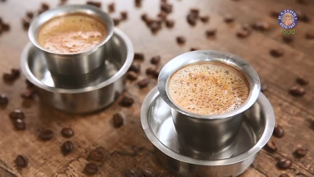 طرز تهیه قهوه اسپرسو هندی با شیر بدون نیاز به دستگاه